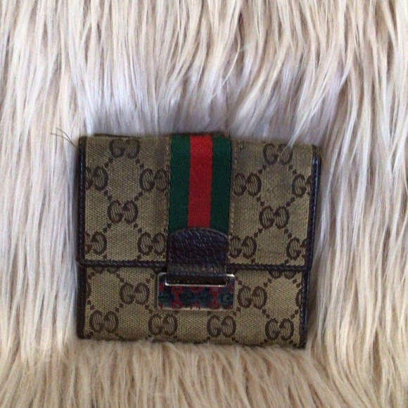 Gucci Beige Monogram Wallet with Green and Red Accent - Picture 1 of 2
